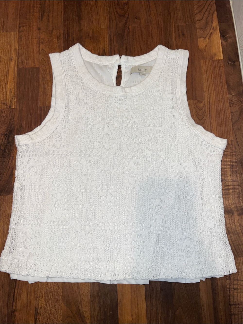 LOFT White Textured Sleeveless Crochet Shell Fully Lined Keyhole Back Stretch L